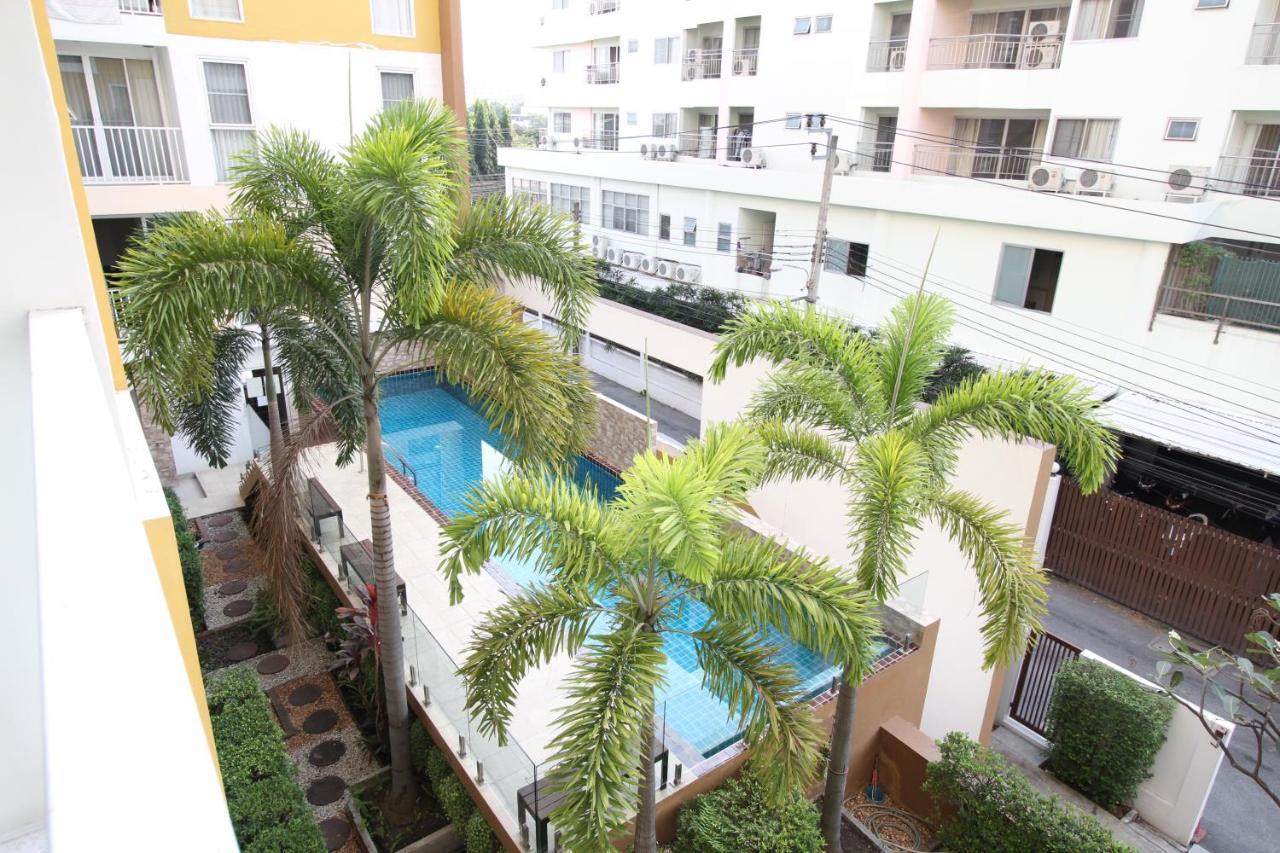 Town Sukhumvit 71 Apartamento Banguecoque Exterior foto
